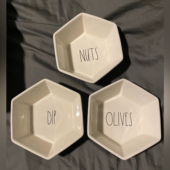 Rae Dunn Hexagon 6 piece Bowl and Plate Set - Picture 4 of 8